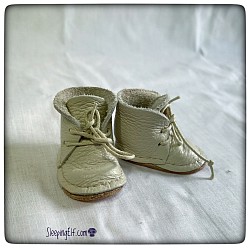 Cream leather sasha baby boot £30.00
