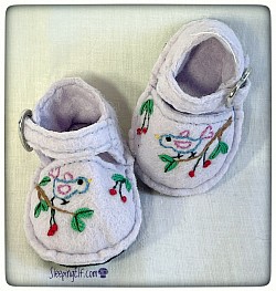 Felt Lilac hand embroidered shoes for Sasha doll £25.00